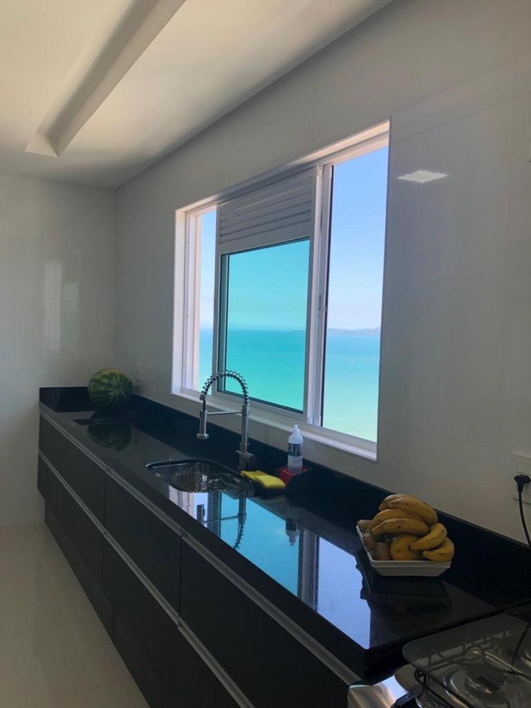 Cobertura Com Belissima Vista Para O Mar E Jacuzzi Itapema Kültér fotó