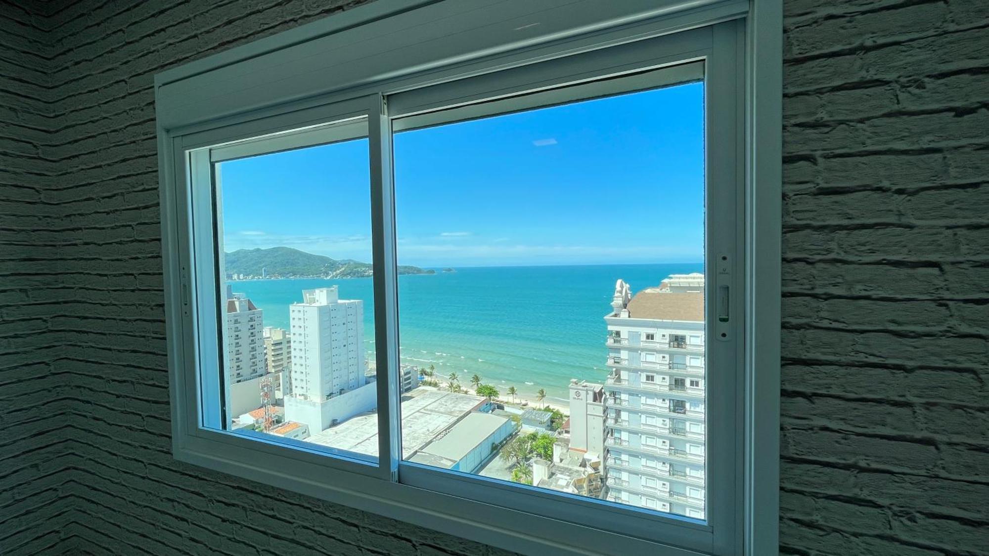 Cobertura Com Belissima Vista Para O Mar E Jacuzzi Itapema Kültér fotó